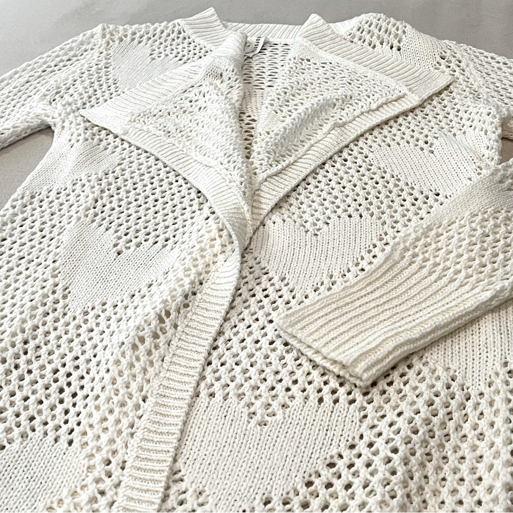 NWOT🌟 Women’s Open Weave Hearts Cardigan